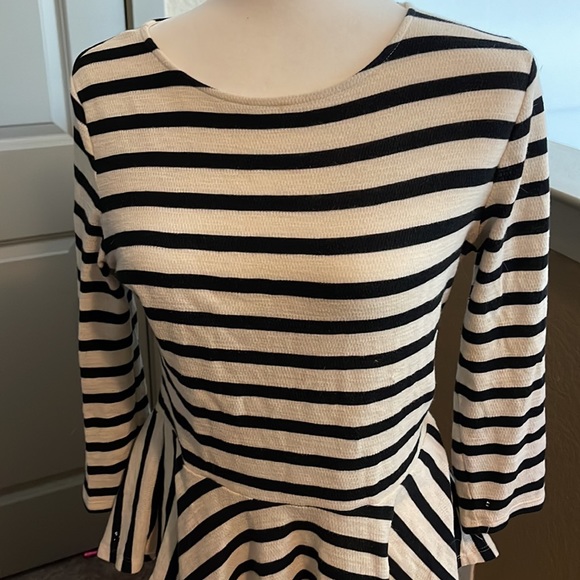 Forever 21 Essentials Horizontal Stripes Peplum top quarter length sleeves - Picture 2 of 4